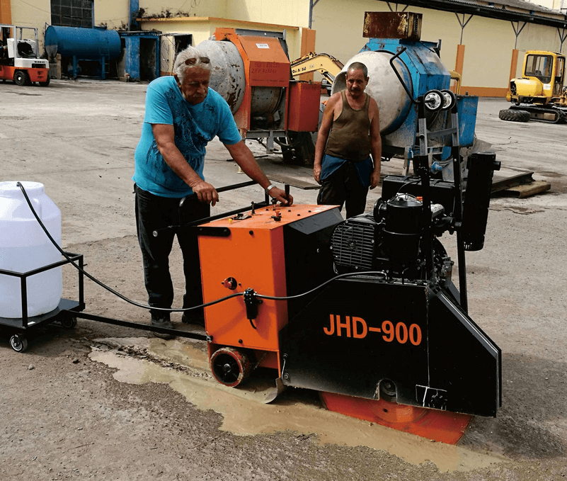 Large concrete cutter 5